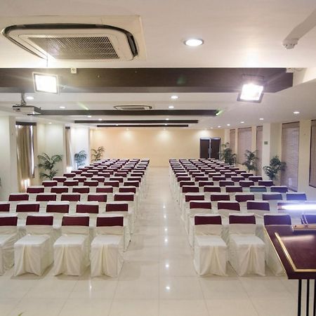 Grand Sarovar Portico, Lātūr Esterno foto