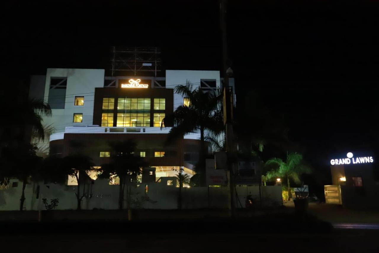 Grand Sarovar Portico, Lātūr Esterno foto